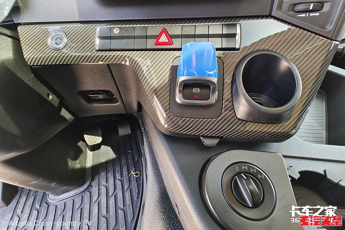 xzf0c20iiw13275.jpg