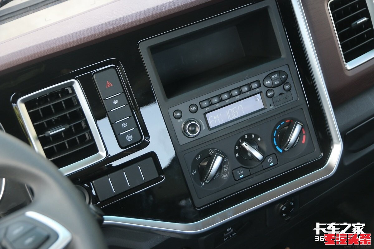 gymfcb5isqx5047.jpg
