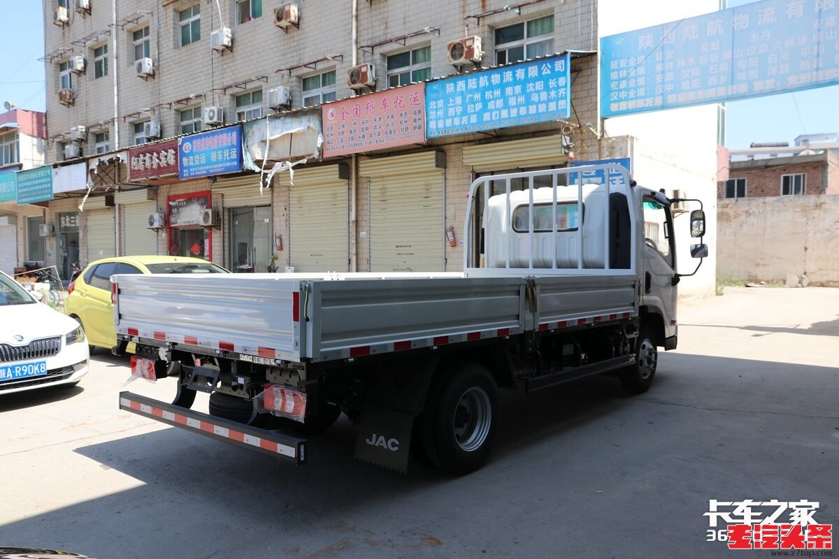 34vmk2yu03v6526.jpg