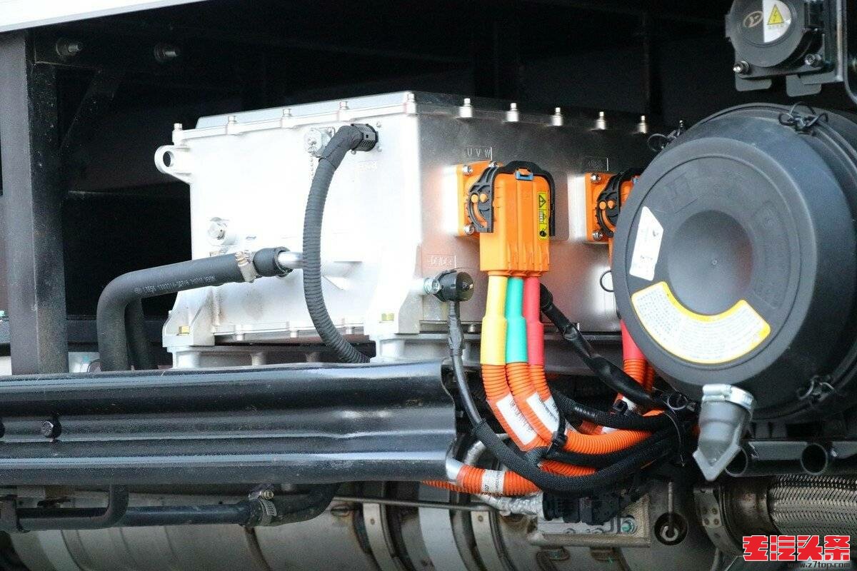 r2ba4x2tfvu7996.jpg
