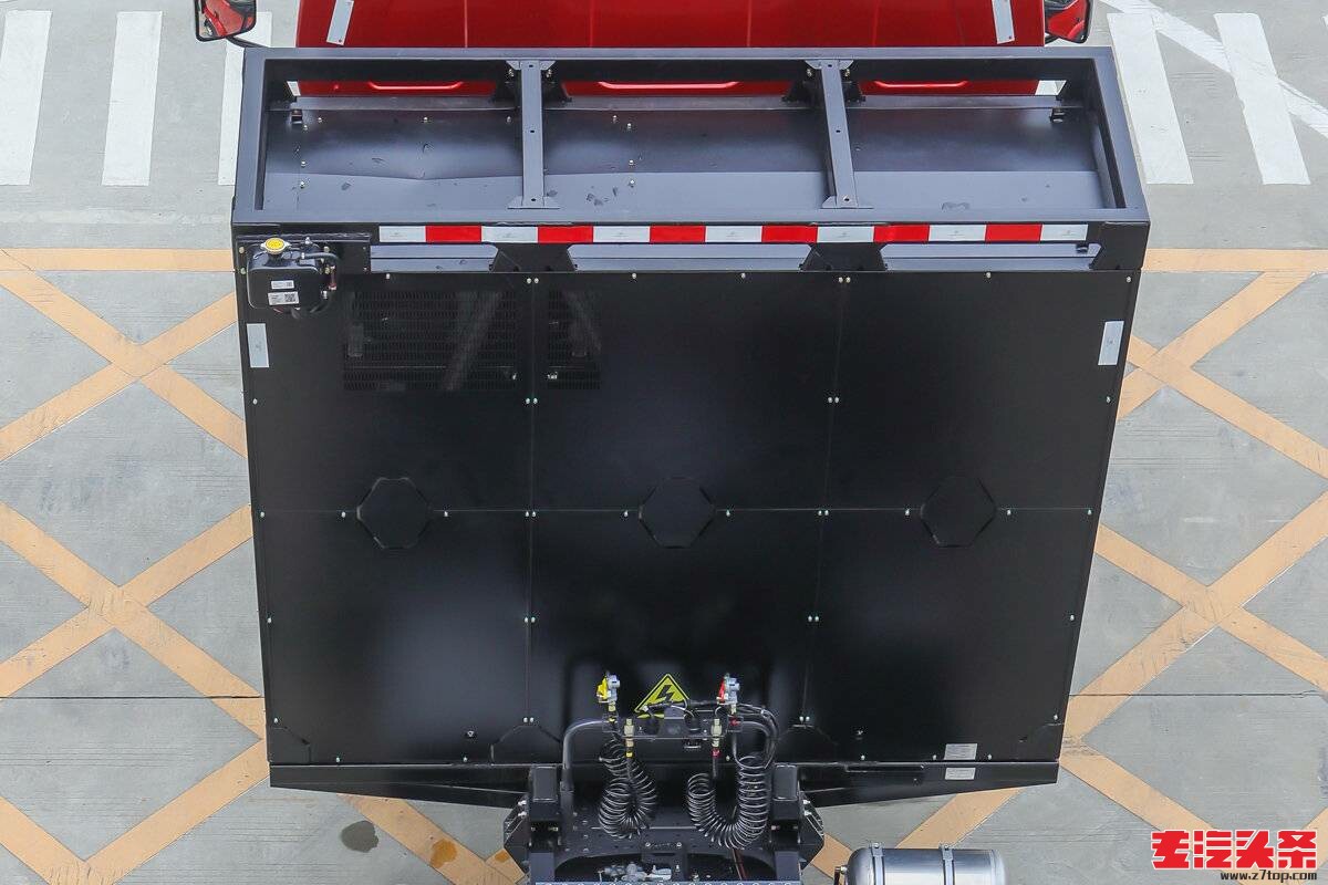 qrqslo2m1wj10814.jpg