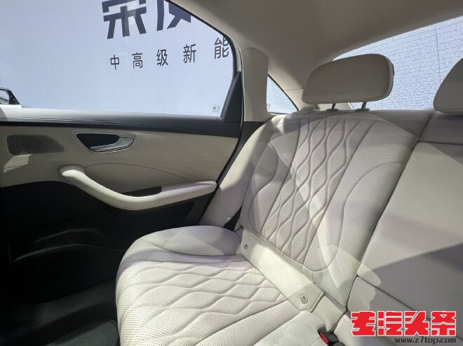 sd2q331bkee2807.jpg