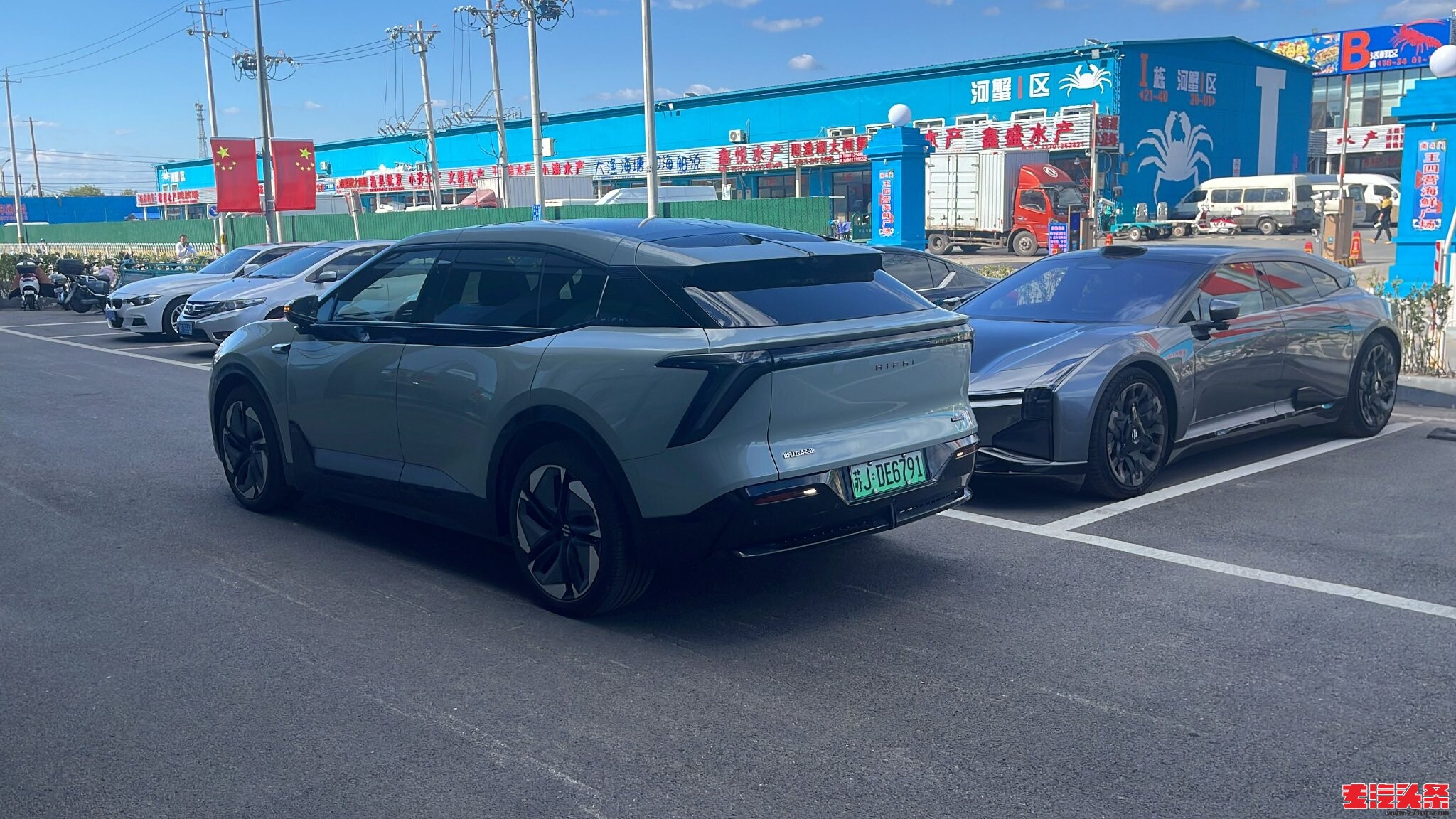 ue2tyy25qfl1435.jpg