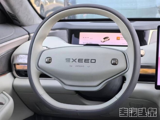qe33f1eacyl8647.jpg