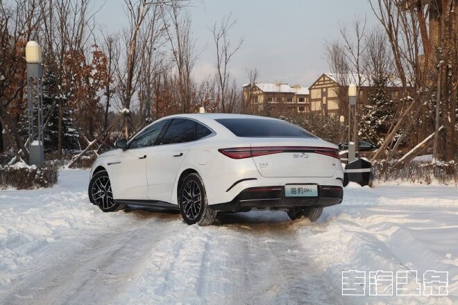 05c10y5ilqi3501.jpg