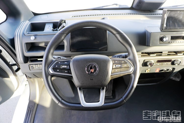 w02qohxufi21389.jpg